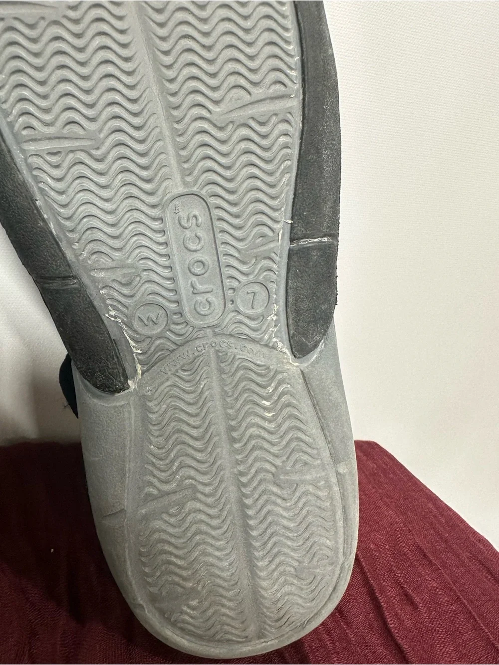 CROCS Men's Black and Gray Athletic Sandal- W7